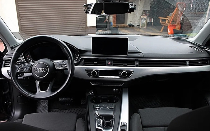 Audi A4 cena 79900 przebieg: 189000, rok produkcji 2017 z Wolbrom małe 211